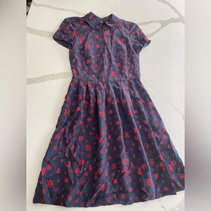 Brooks Brother retro 100% Silk Red fleece women’s size 0 collared pleated dress